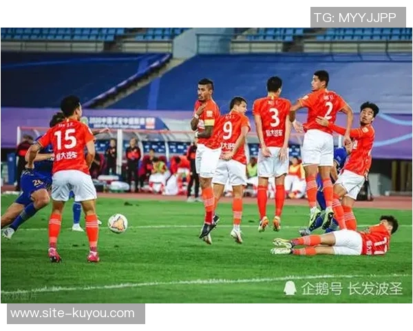 科塔全场拼搏表现出色16投7中贡献14分9板3助并抢下6个前场板