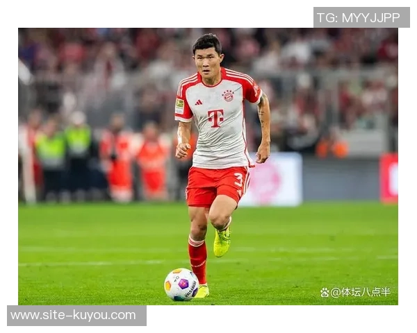 拜仁球员齐聚慕尼黑啤酒节伊藤洋辉与金玟哉同框亮相 拜仁球员齐聚慕尼黑啤酒节伊藤洋辉与金玟哉同框亮相