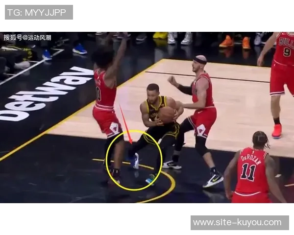 库里透露上半场扭伤脚踝情况不严重期待尽快恢复状态