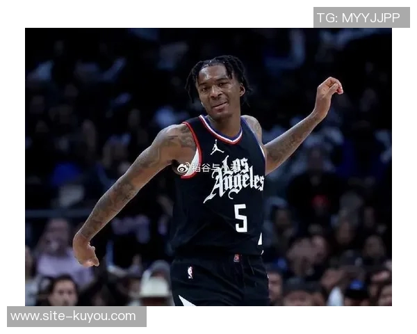 海兰德表现出色7投4中三分球3记贡献11分1篮板2抢断值得期待