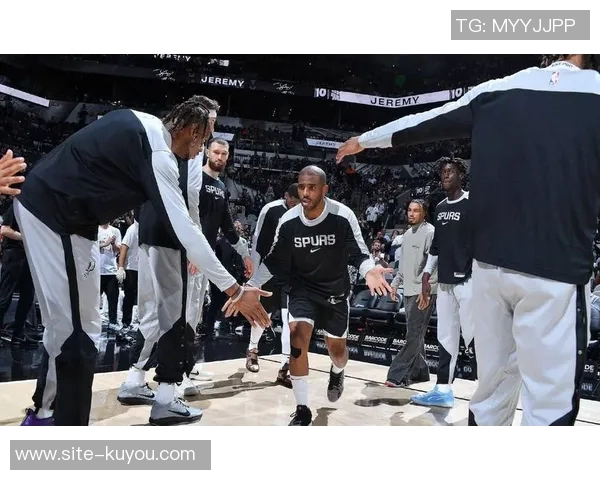 马刺对阵开拓者文班因膝盖伤势缺席赛季第14场比赛